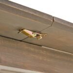 expandable-acacia-wood-outdoor-dining-table-hardware