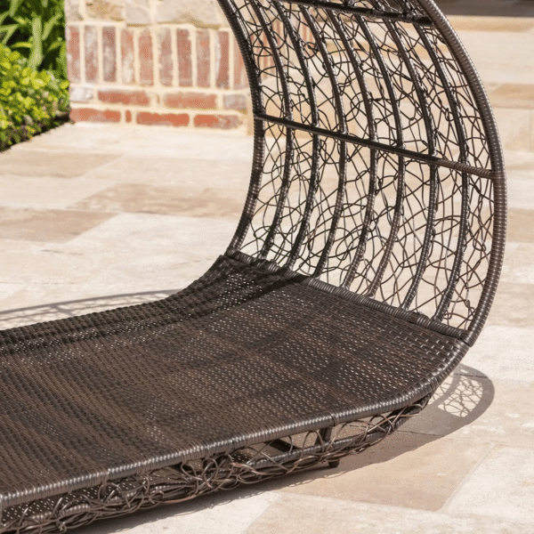 lavina-wicker-outdoor-canopy-daybed-side-detail