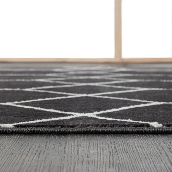 madison-park-averie-black-cream-trellis-rug-texture